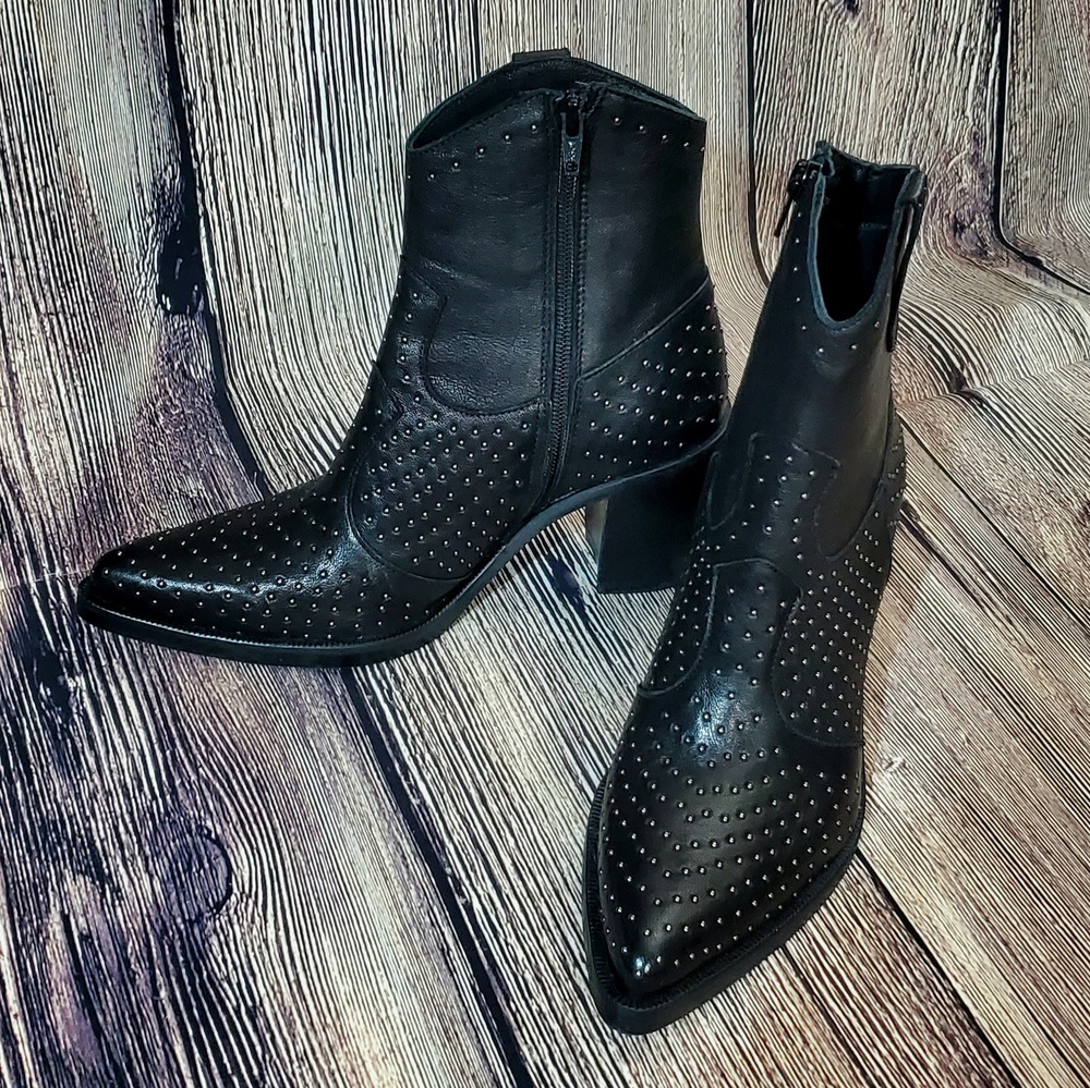 NWOB Studded Leather Boots‎ Made In Italy Emanuele Crasto  Size 38 EU/US 7.5-8